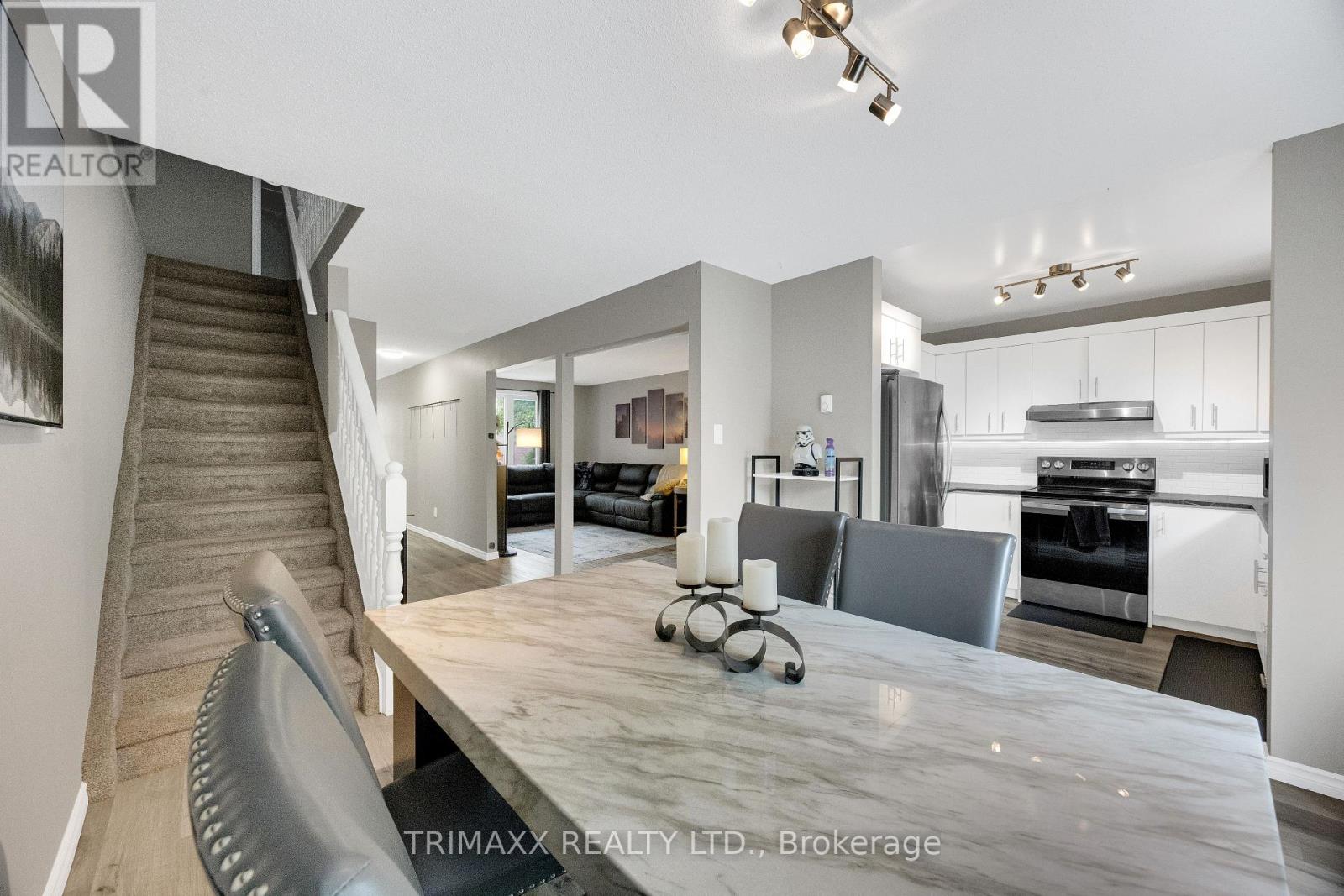 #35 1855 ALDERSBROOK ROAD - 19
