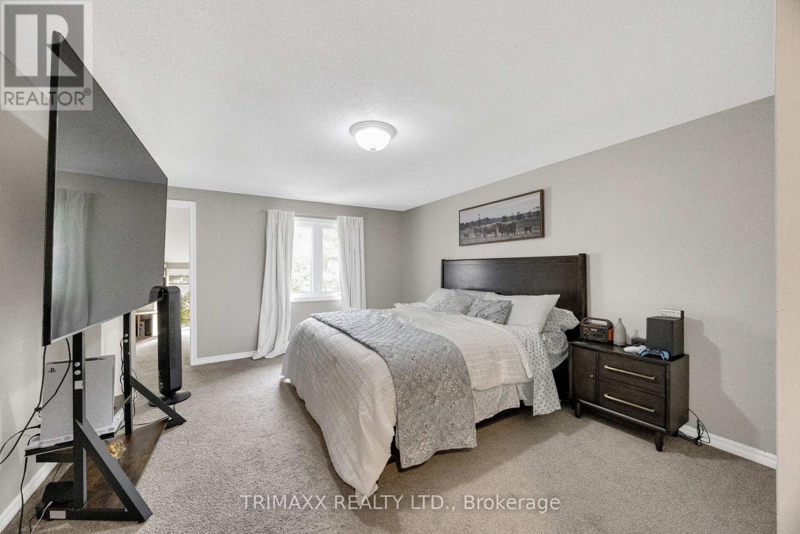 #35 1855 ALDERSBROOK ROAD - 26