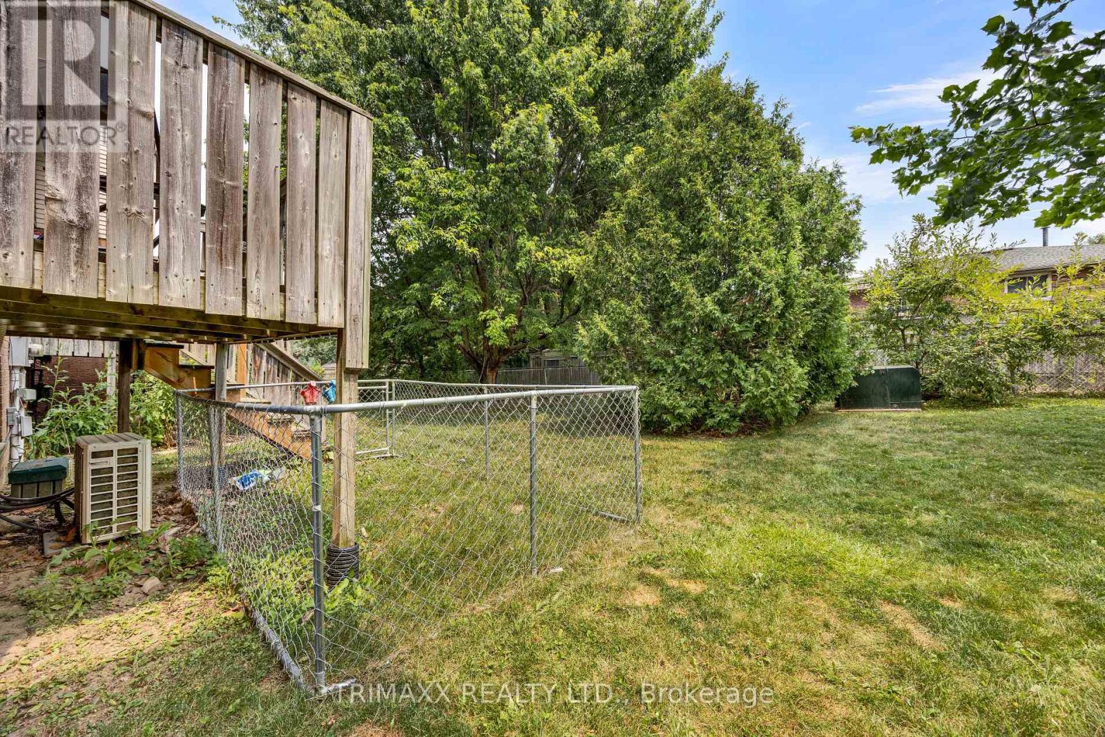 #35 1855 ALDERSBROOK ROAD - 34