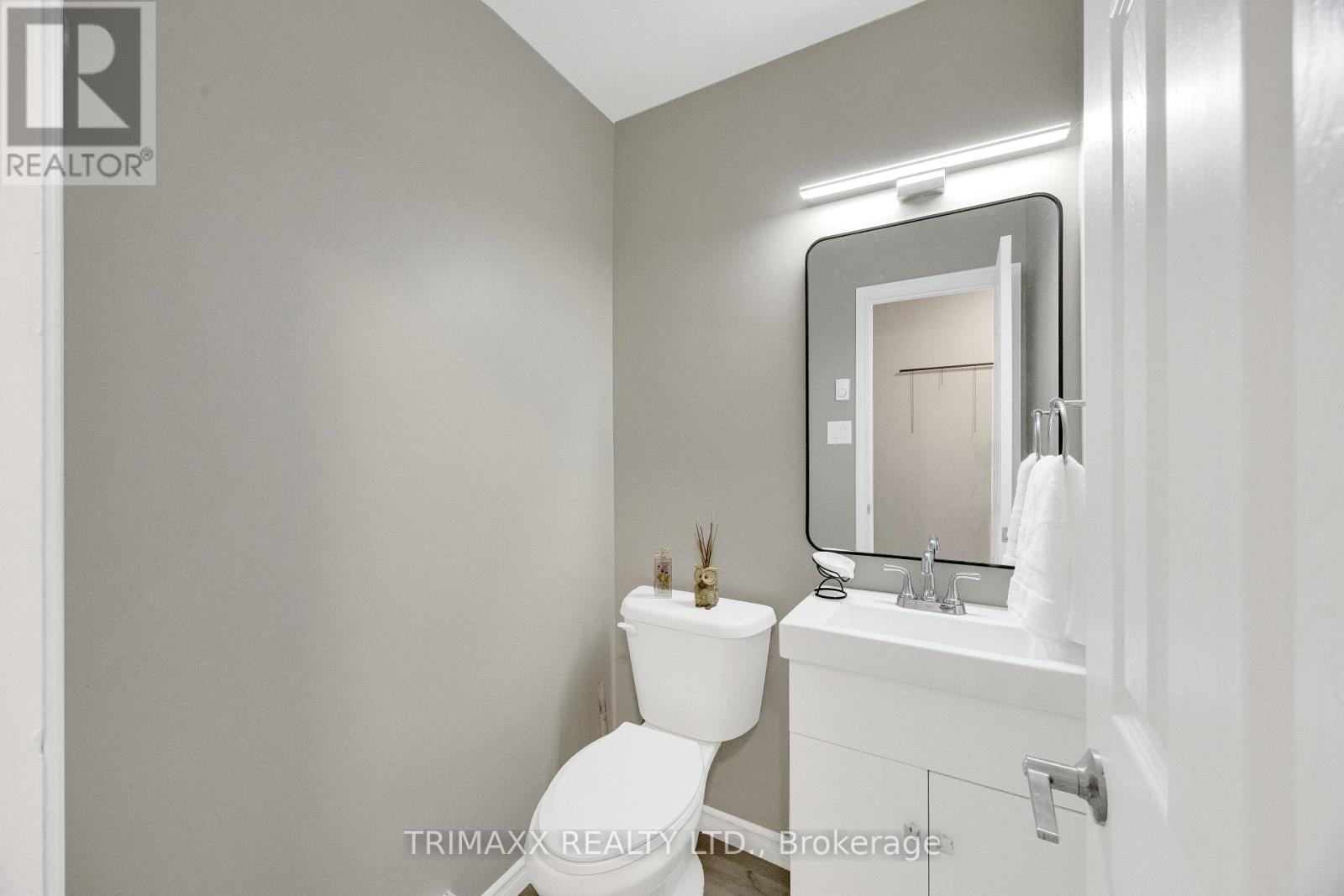 #35 1855 ALDERSBROOK ROAD - 9