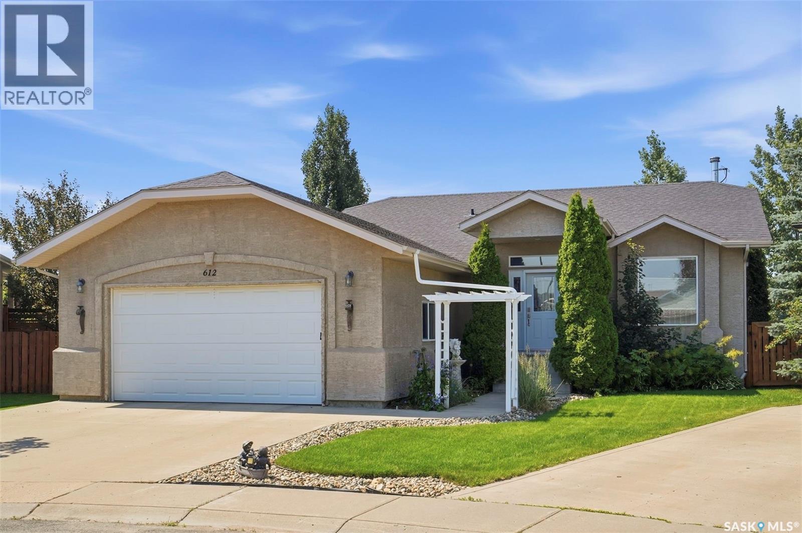 612 Giesbrecht COURT - 1