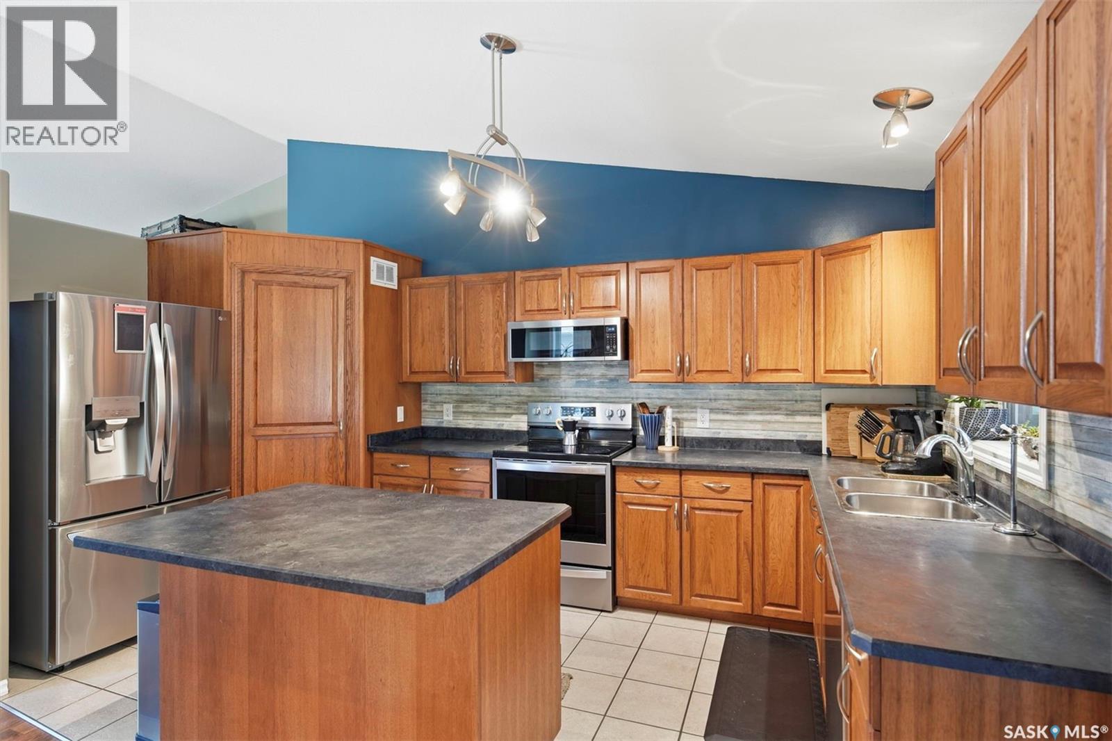 612 Giesbrecht COURT - 9