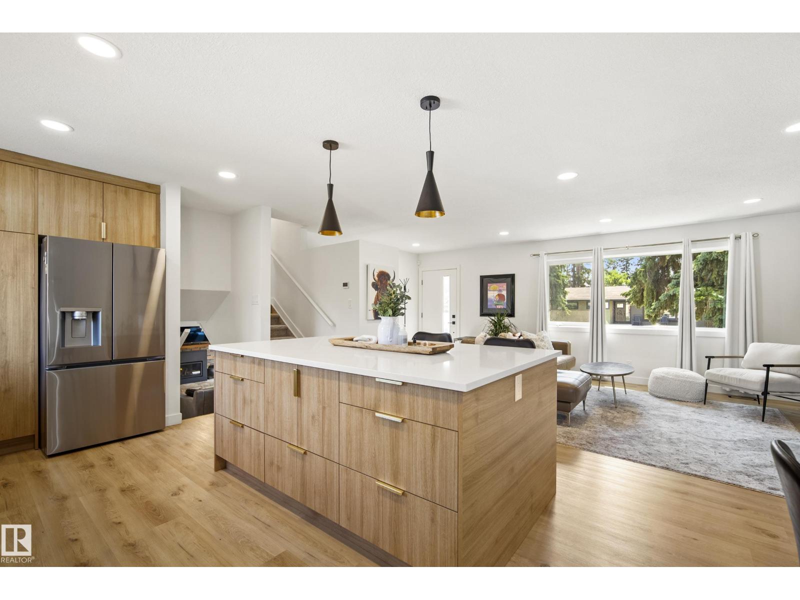 14616 88 AV NW - 12