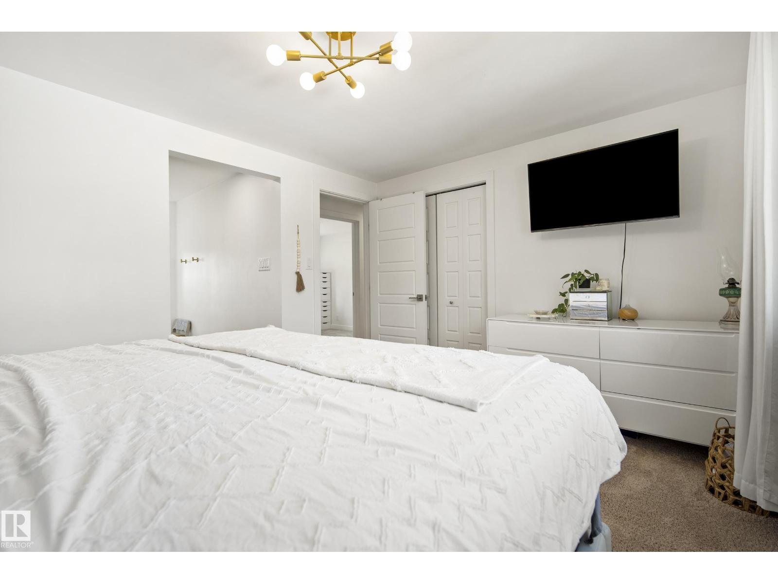 14616 88 AV NW - 18