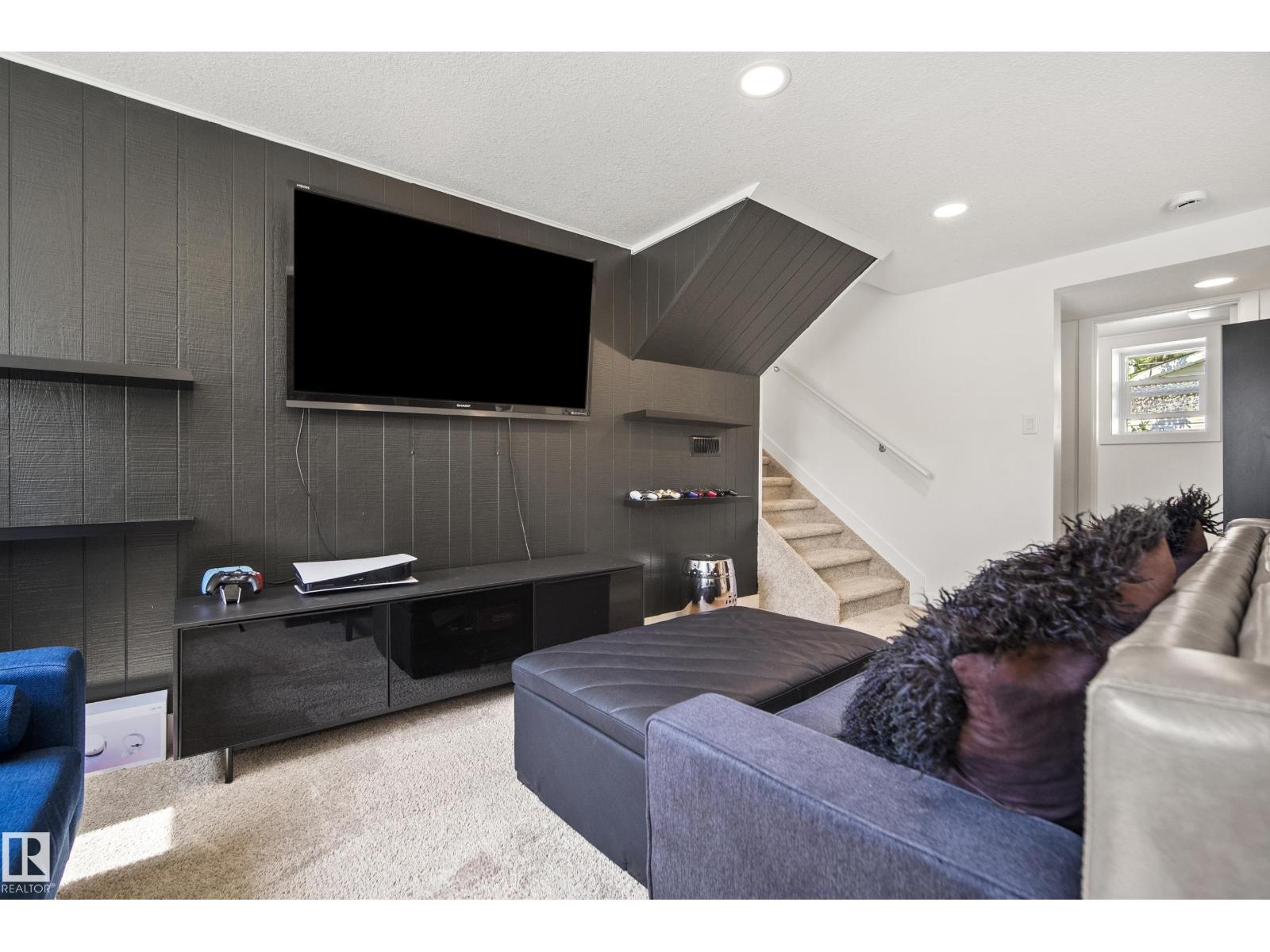 14616 88 AV NW - 25