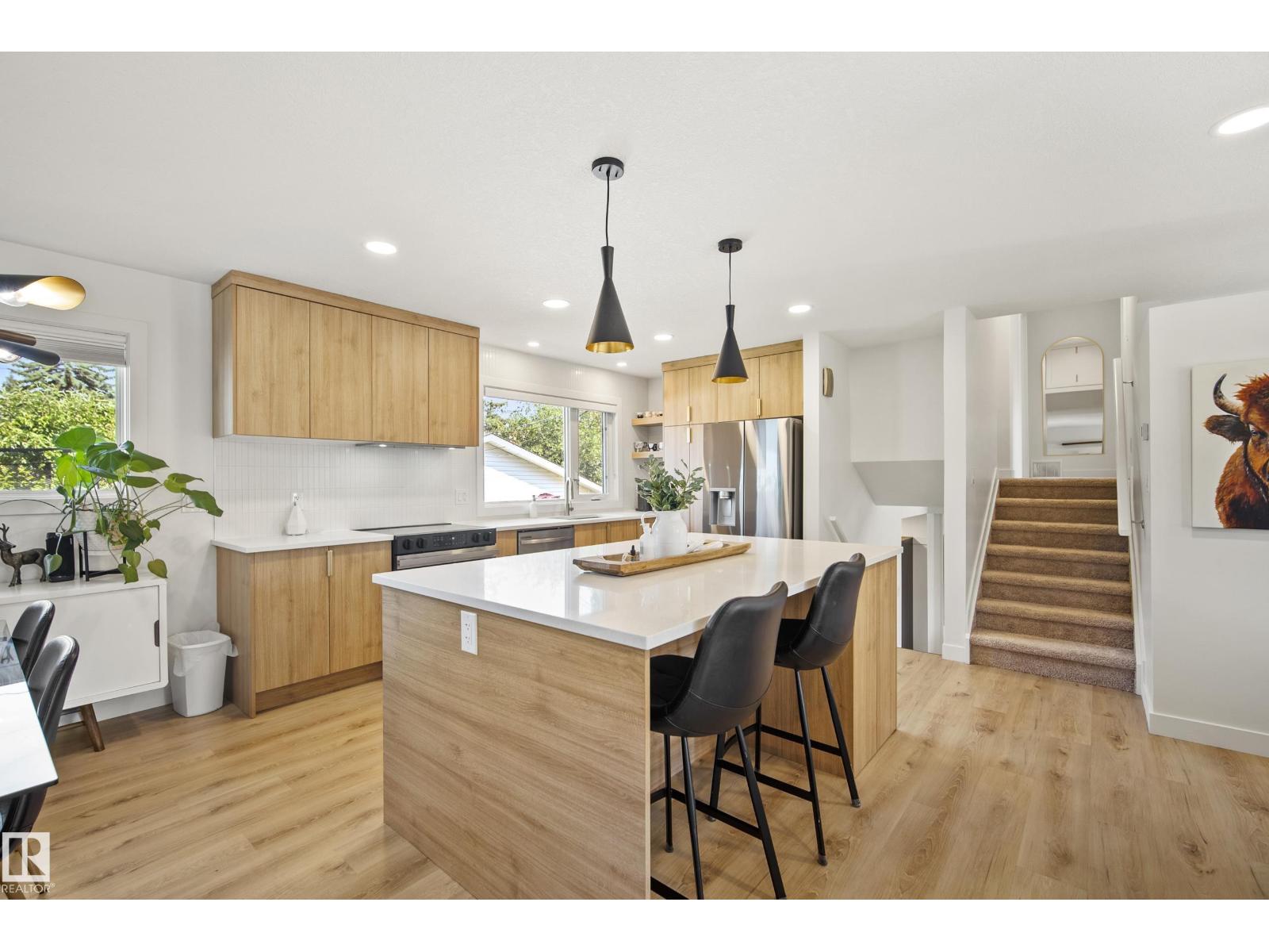 14616 88 AV NW - 10