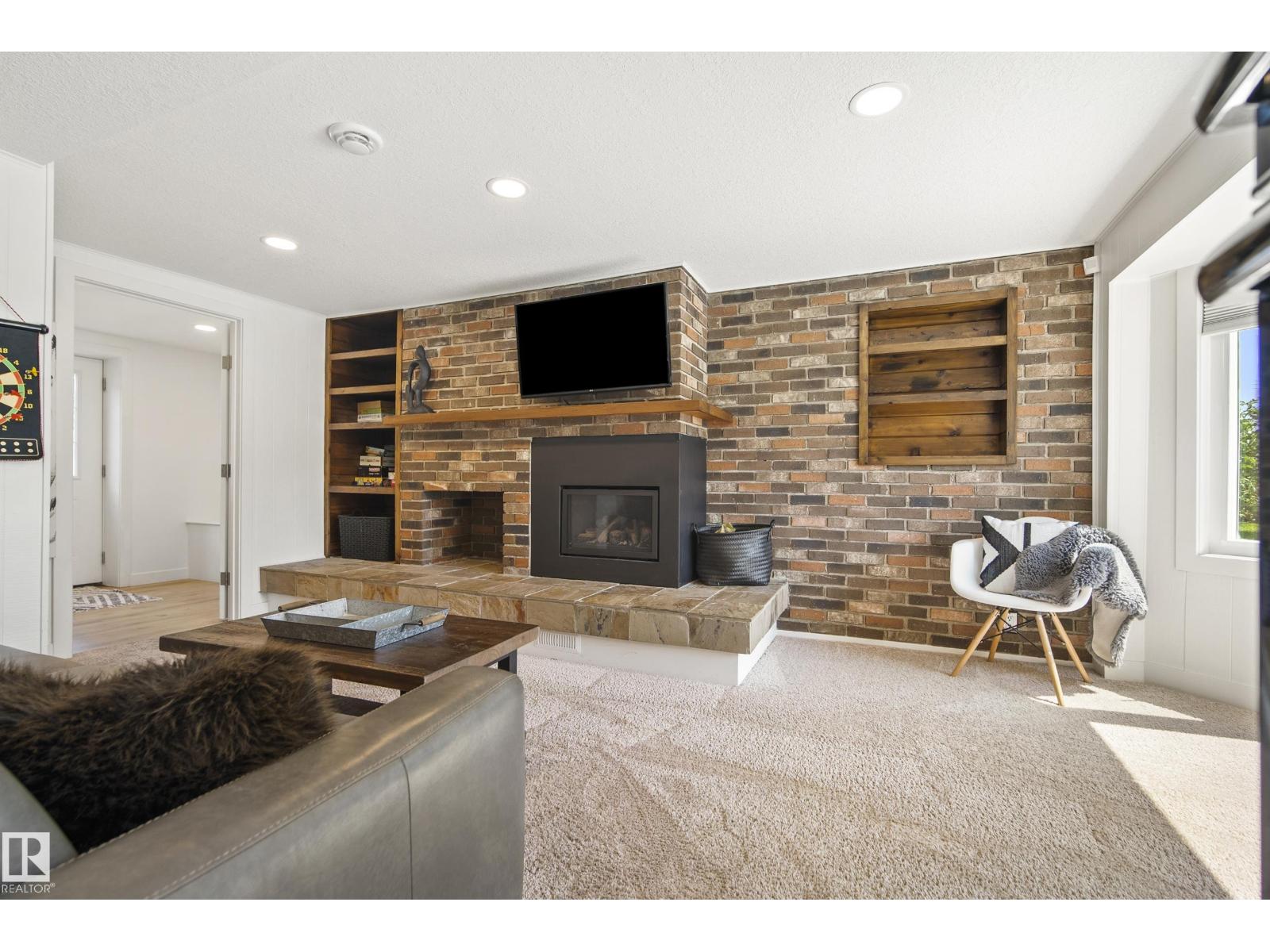 14616 88 AV NW - 27