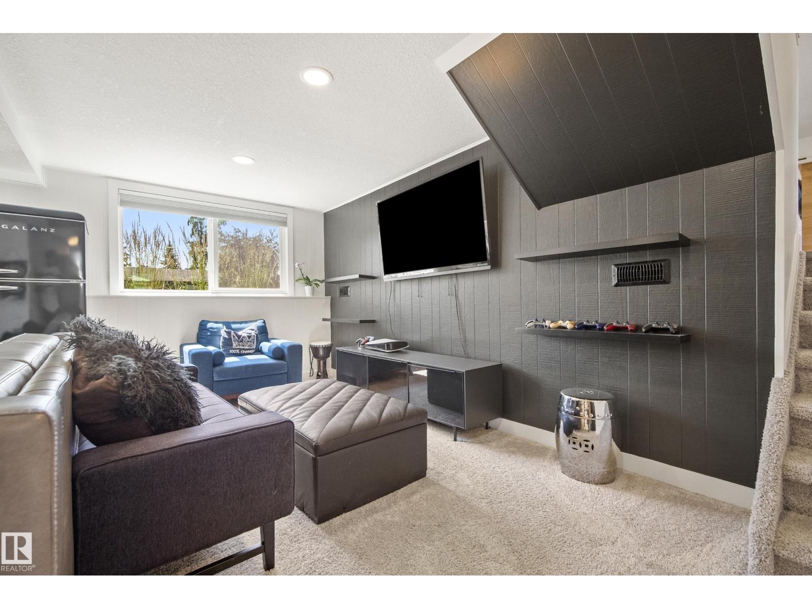 14616 88 AV NW - 26