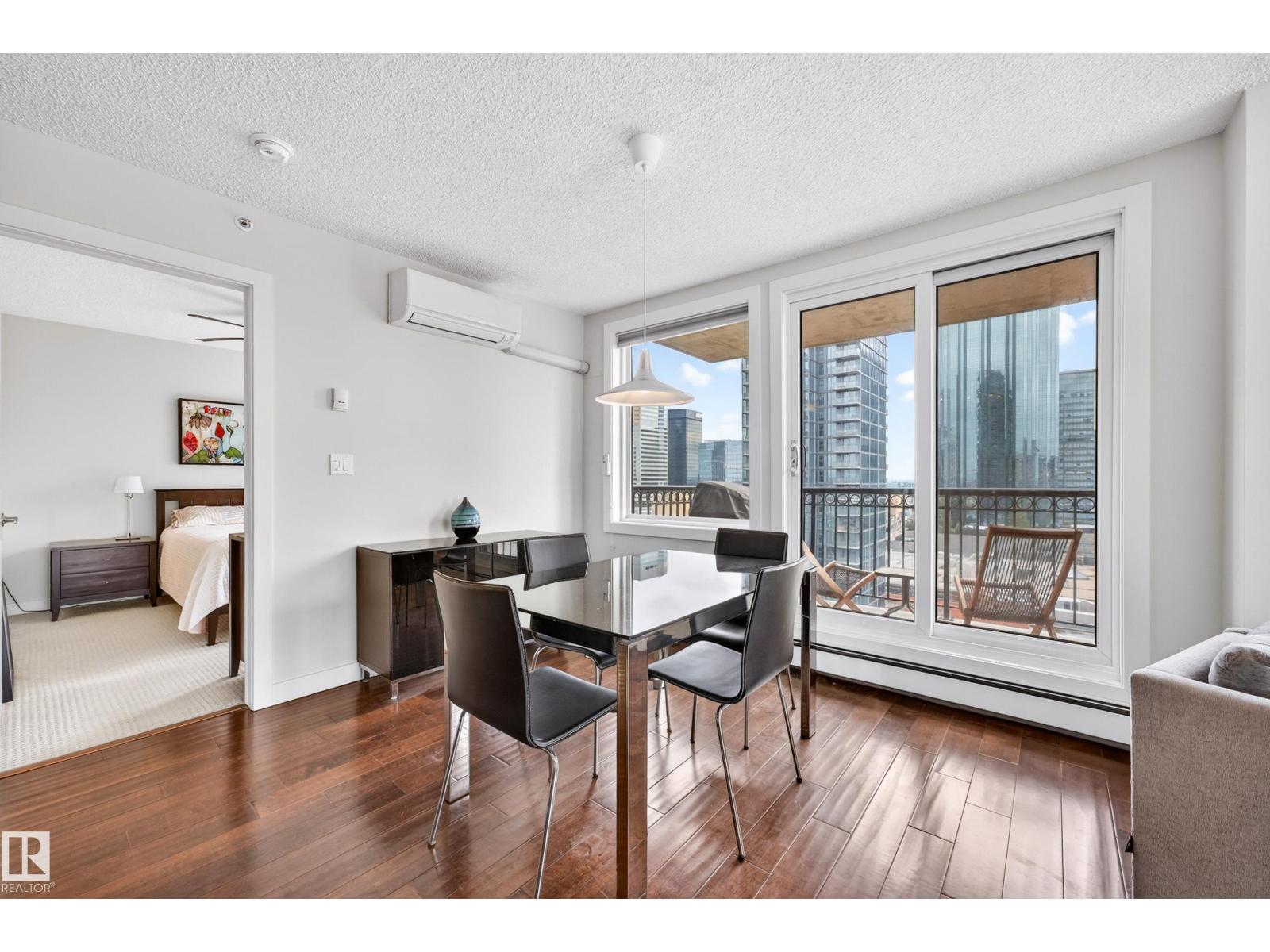 #1701 10180 104 ST NW - 17