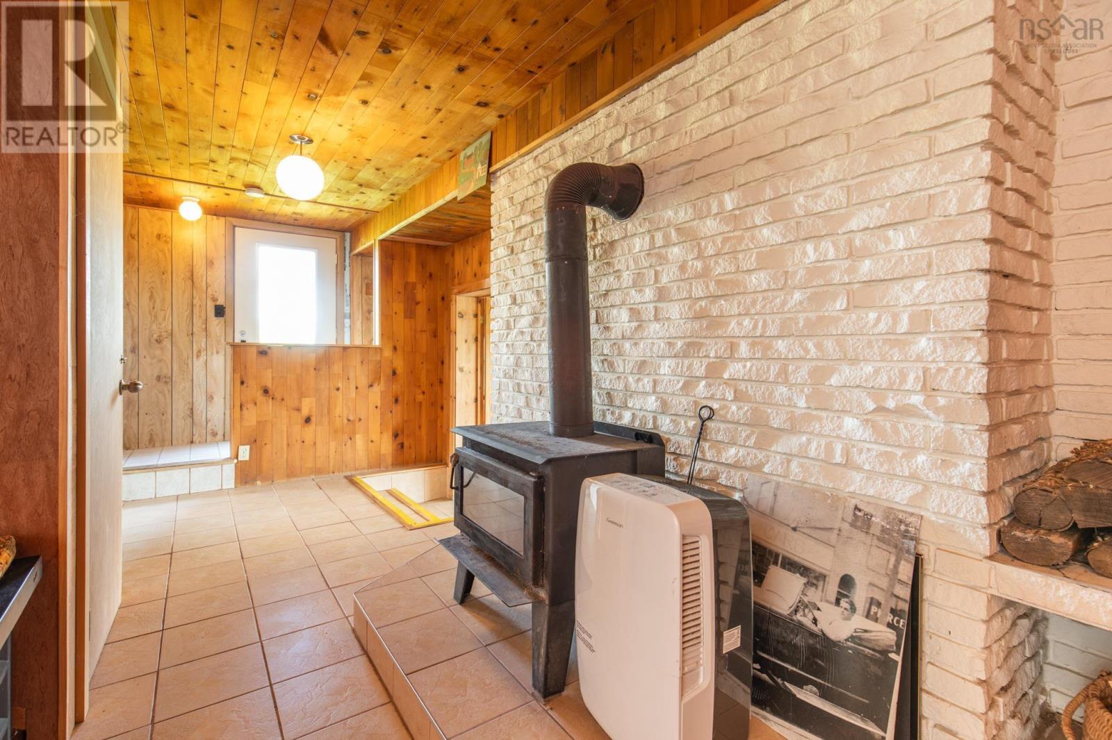845 Lakeside Road - 27