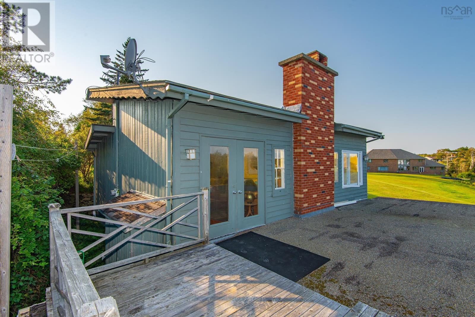 845 Lakeside Road - 4