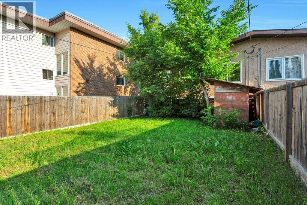 5924 & 5926 63 Street - 20