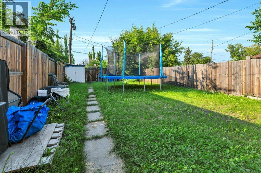 5924 & 5926 63 Street - 37