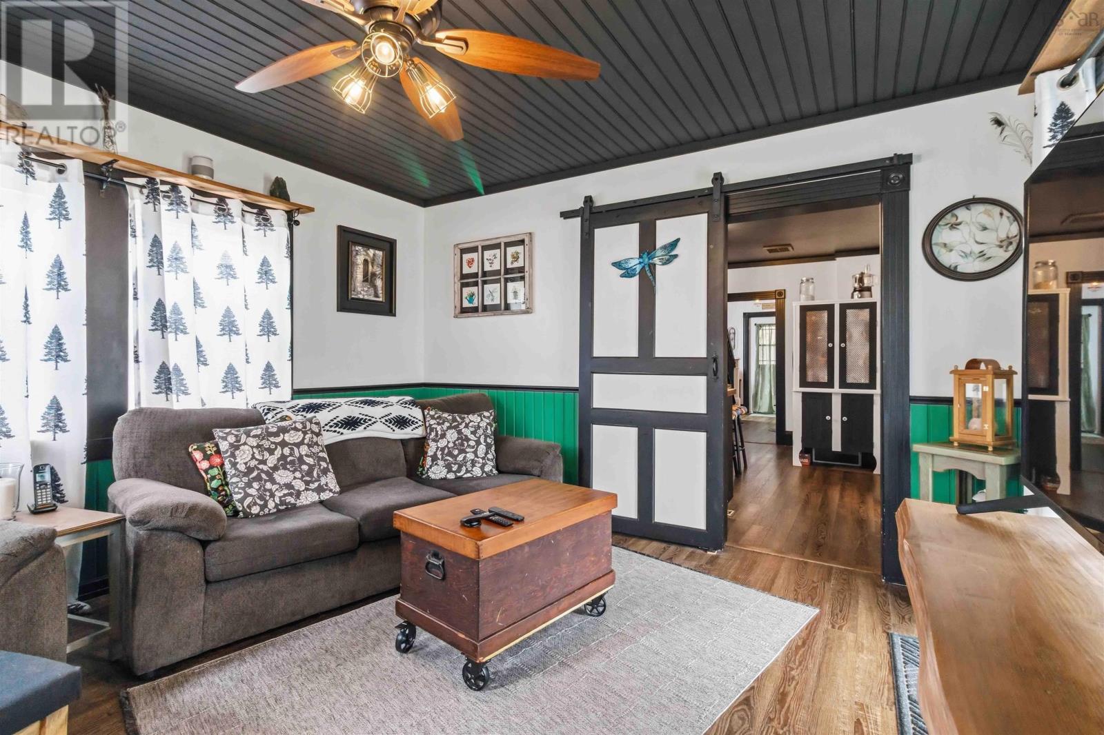 937 King Street - 10