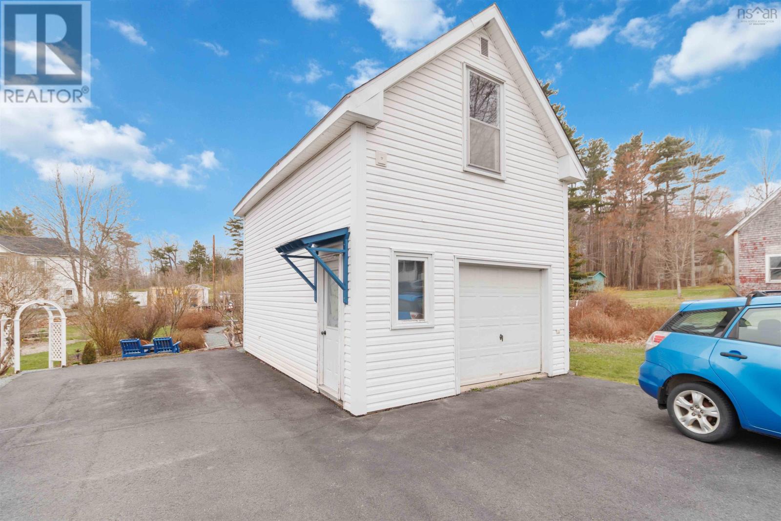 937 King Street - 35