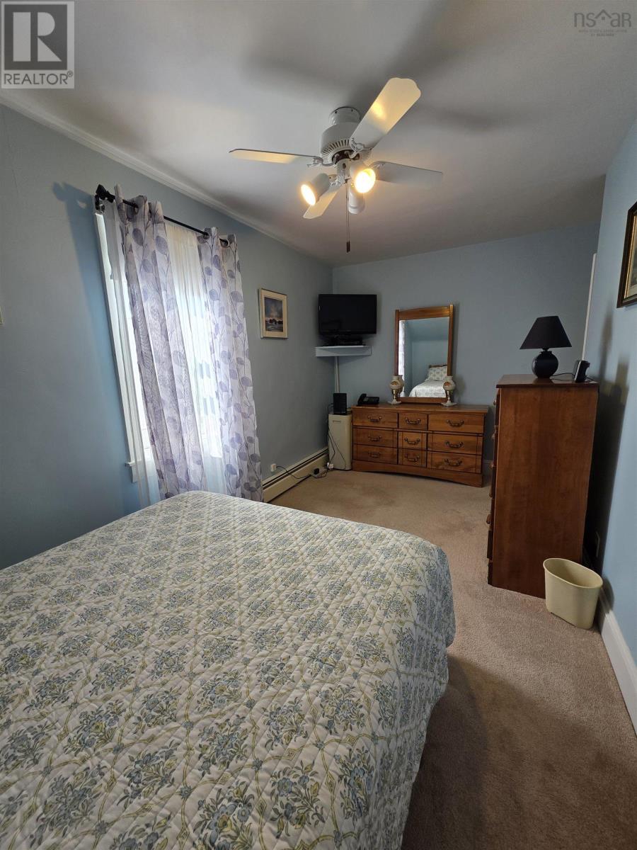 172 Cabot Street - 19