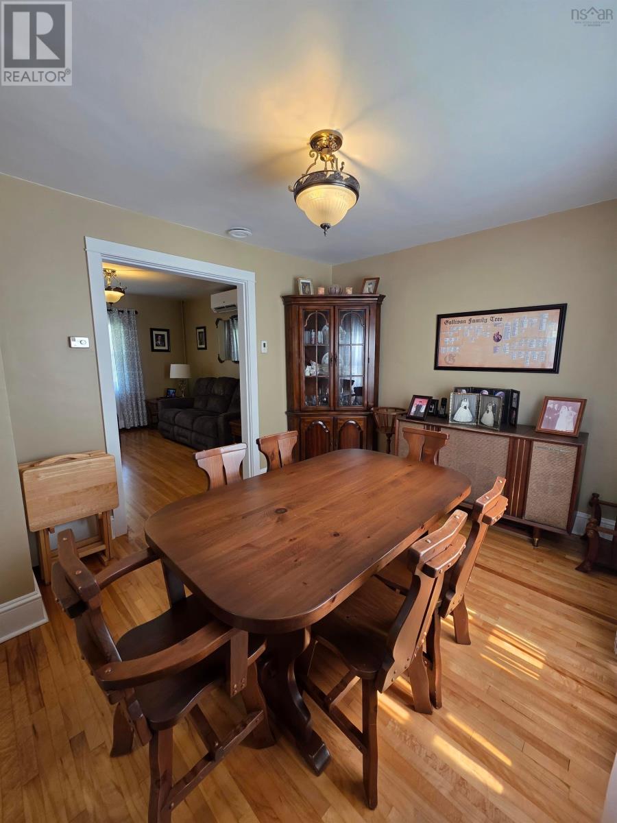 172 Cabot Street - 9