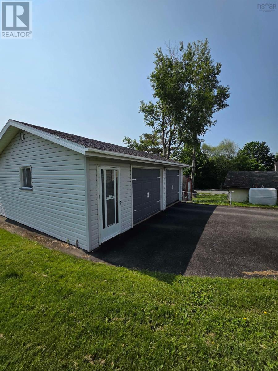 172 Cabot Street - 5