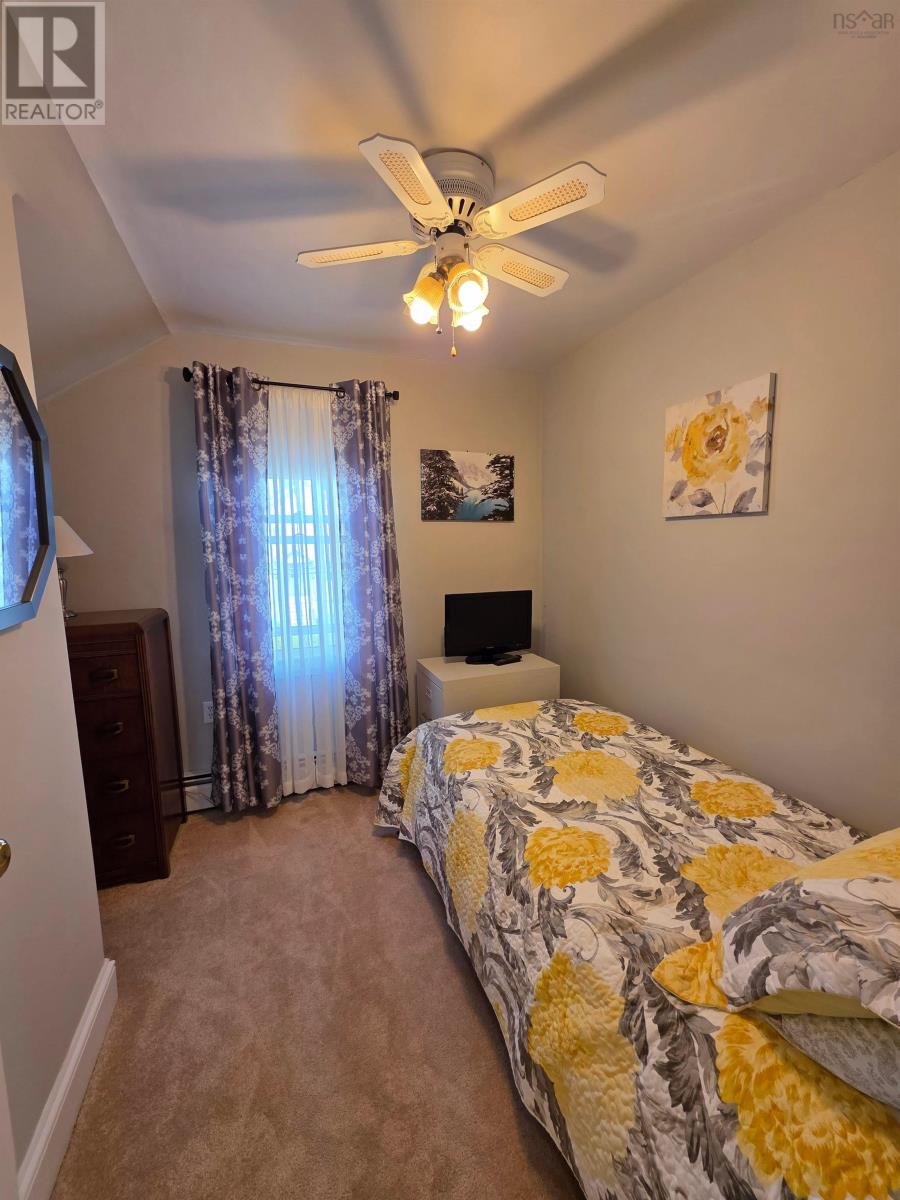172 Cabot Street - 17