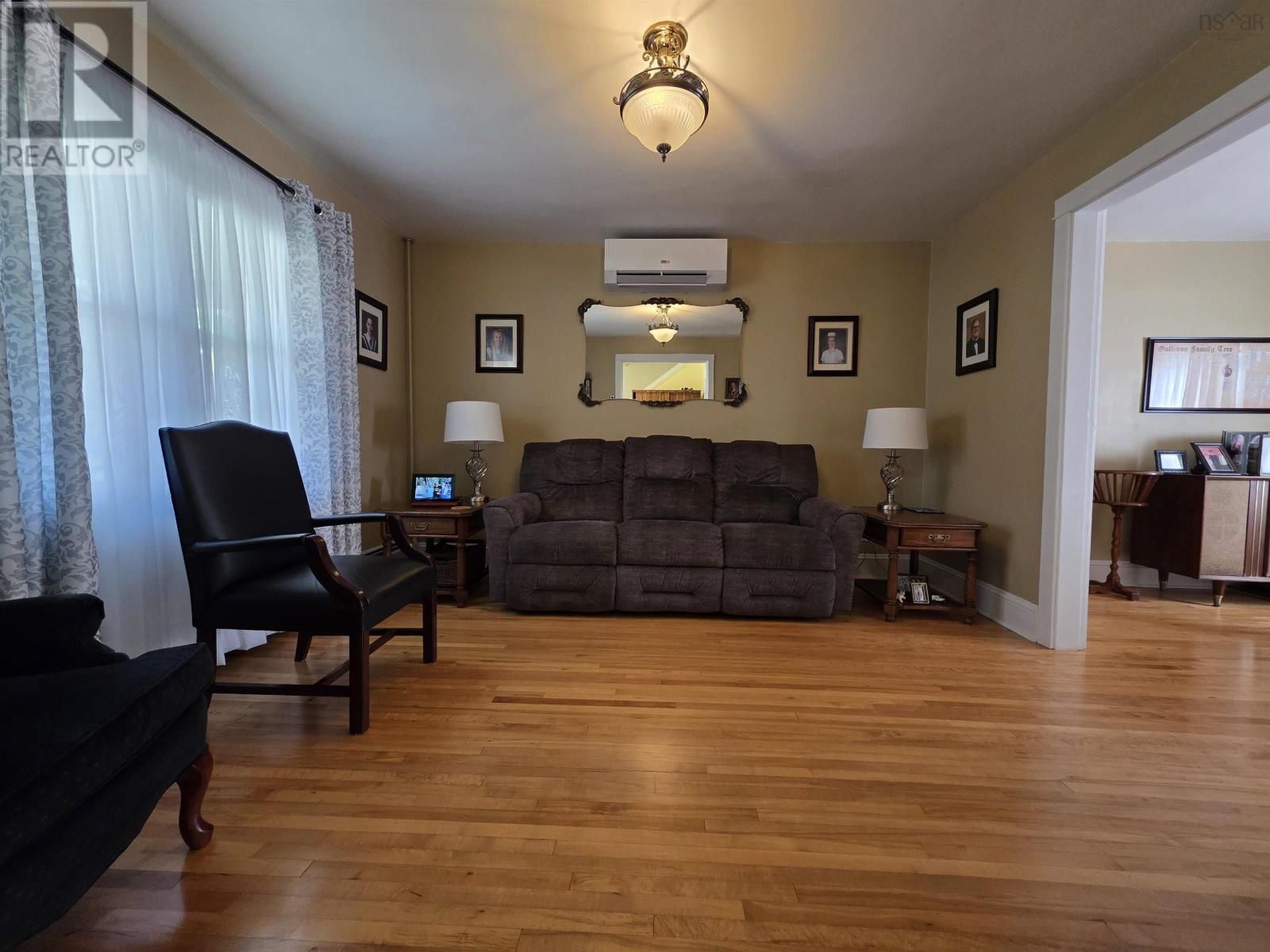 172 Cabot Street - 6