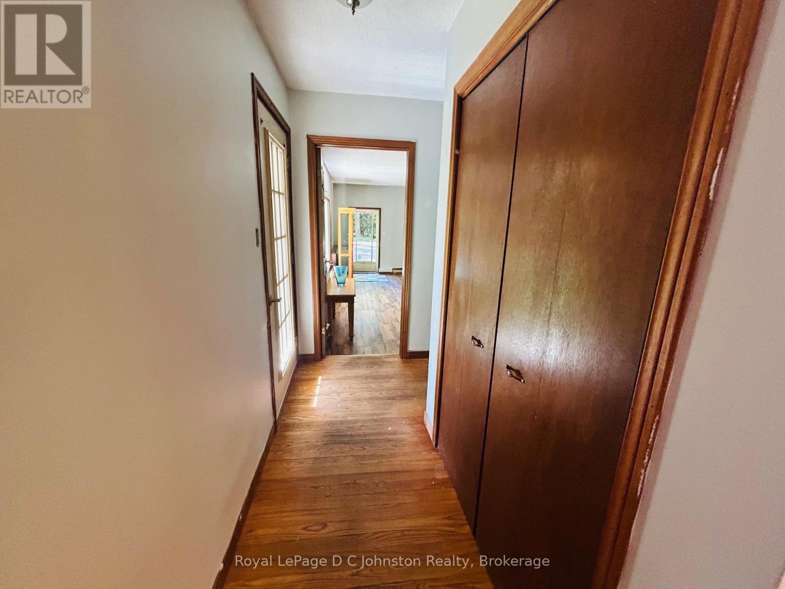 300 CARLISLE STREET - 6