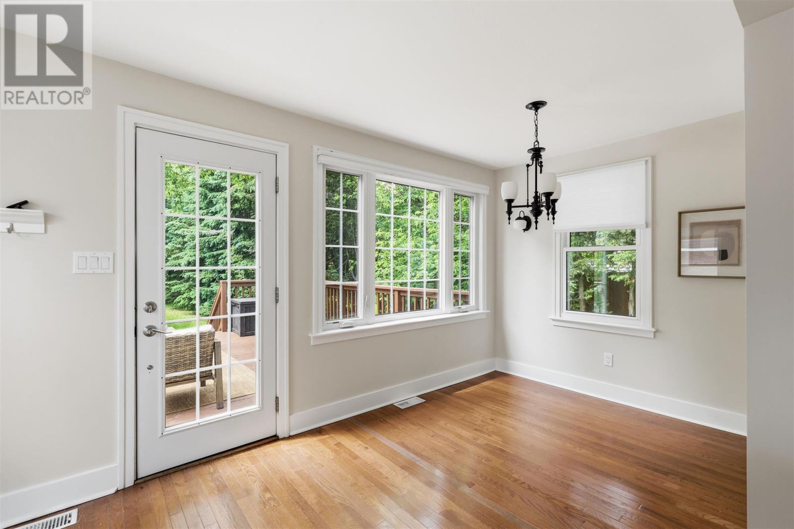 135 Leo AVE - 10