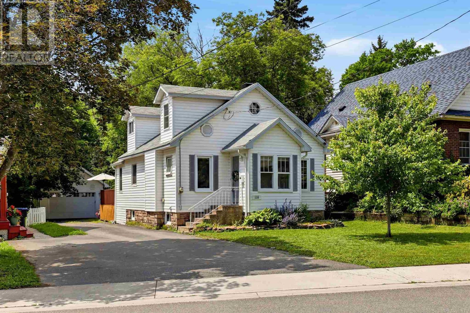 135 Leo AVE - 1