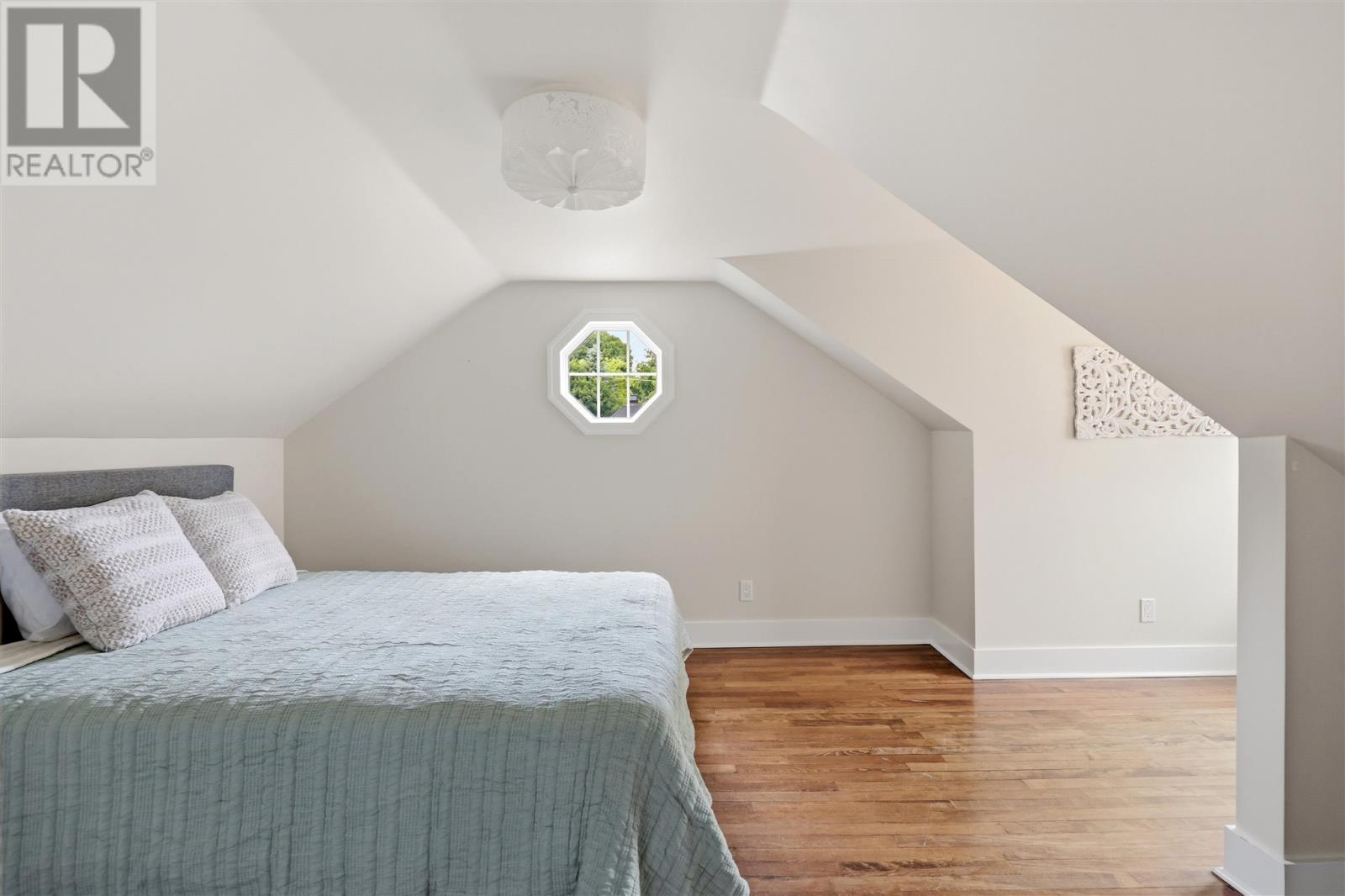 135 Leo AVE - 21