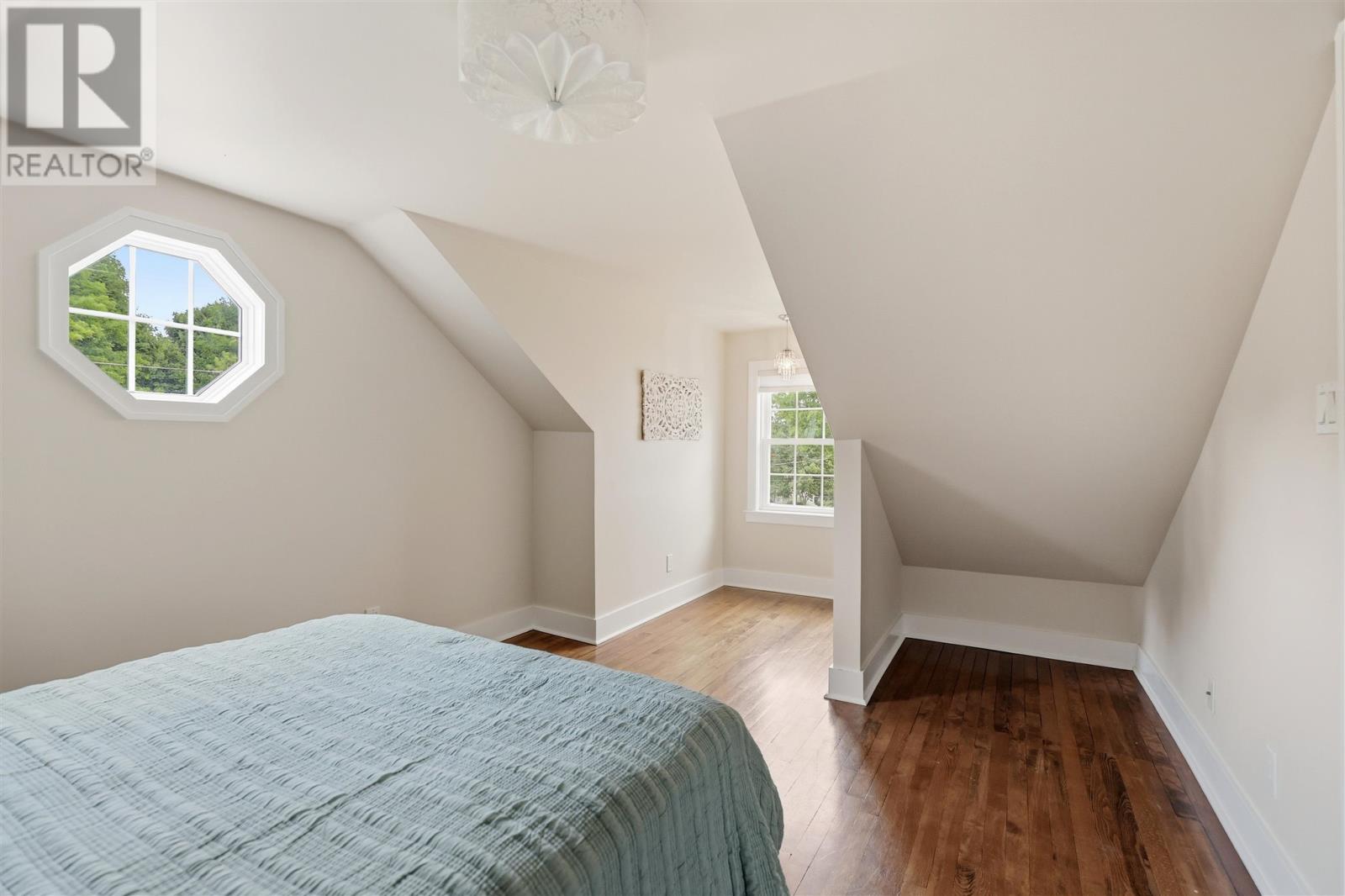 135 Leo AVE - 22