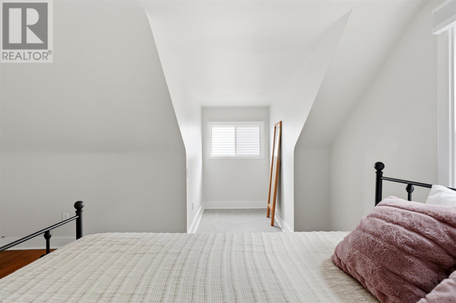 135 Leo AVE - 28