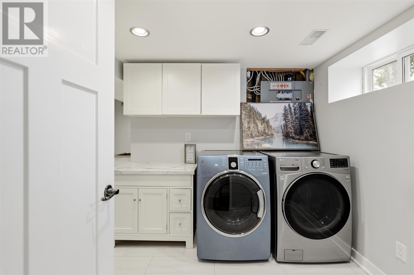 135 Leo AVE - Image 36