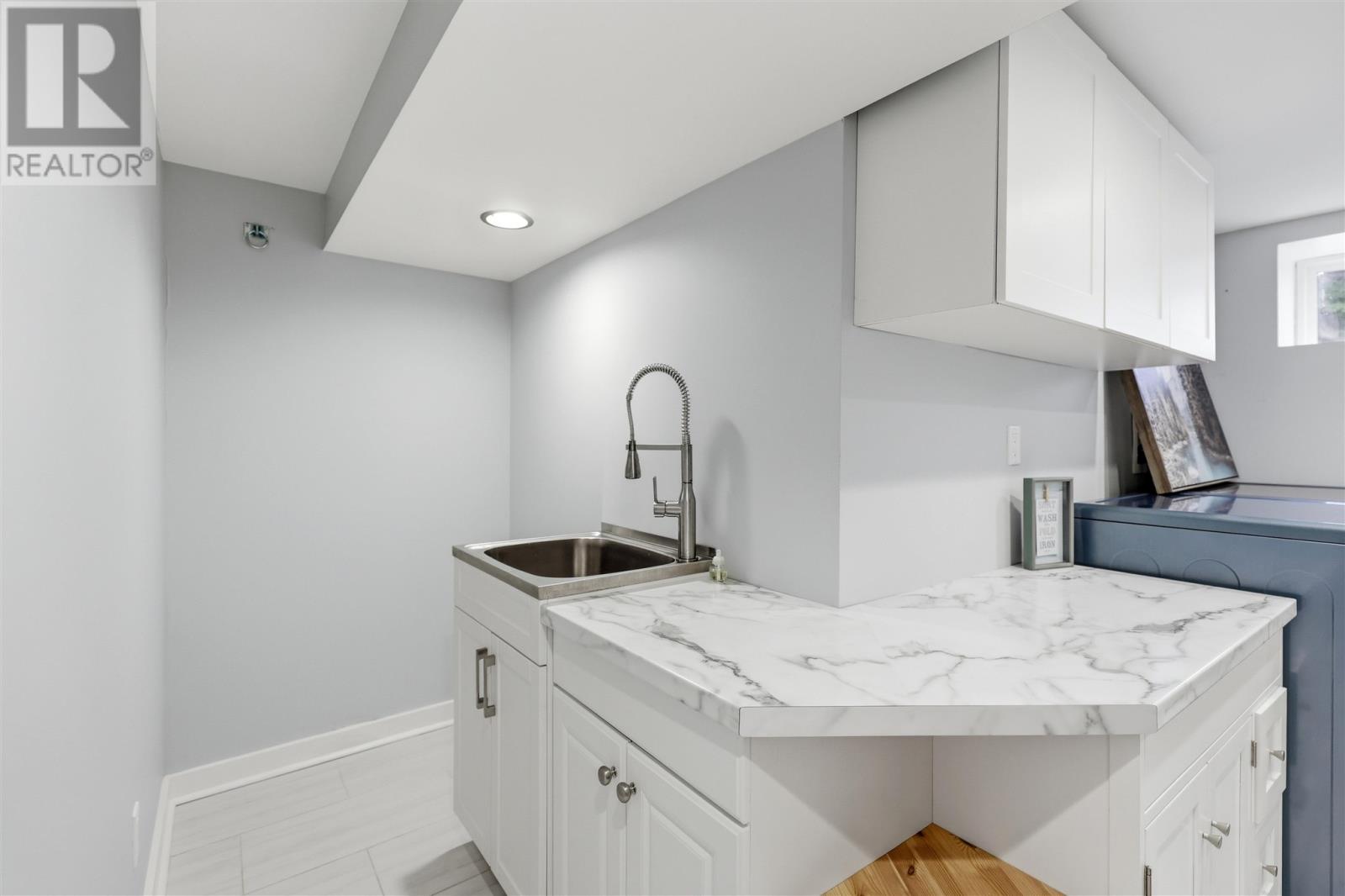 135 Leo AVE - 38