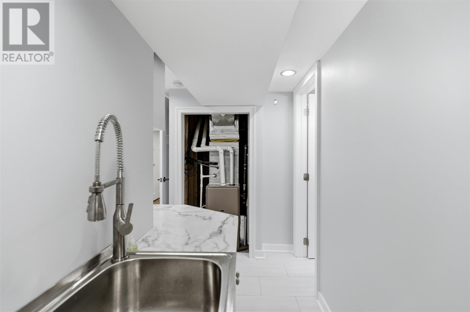 135 Leo AVE - 39