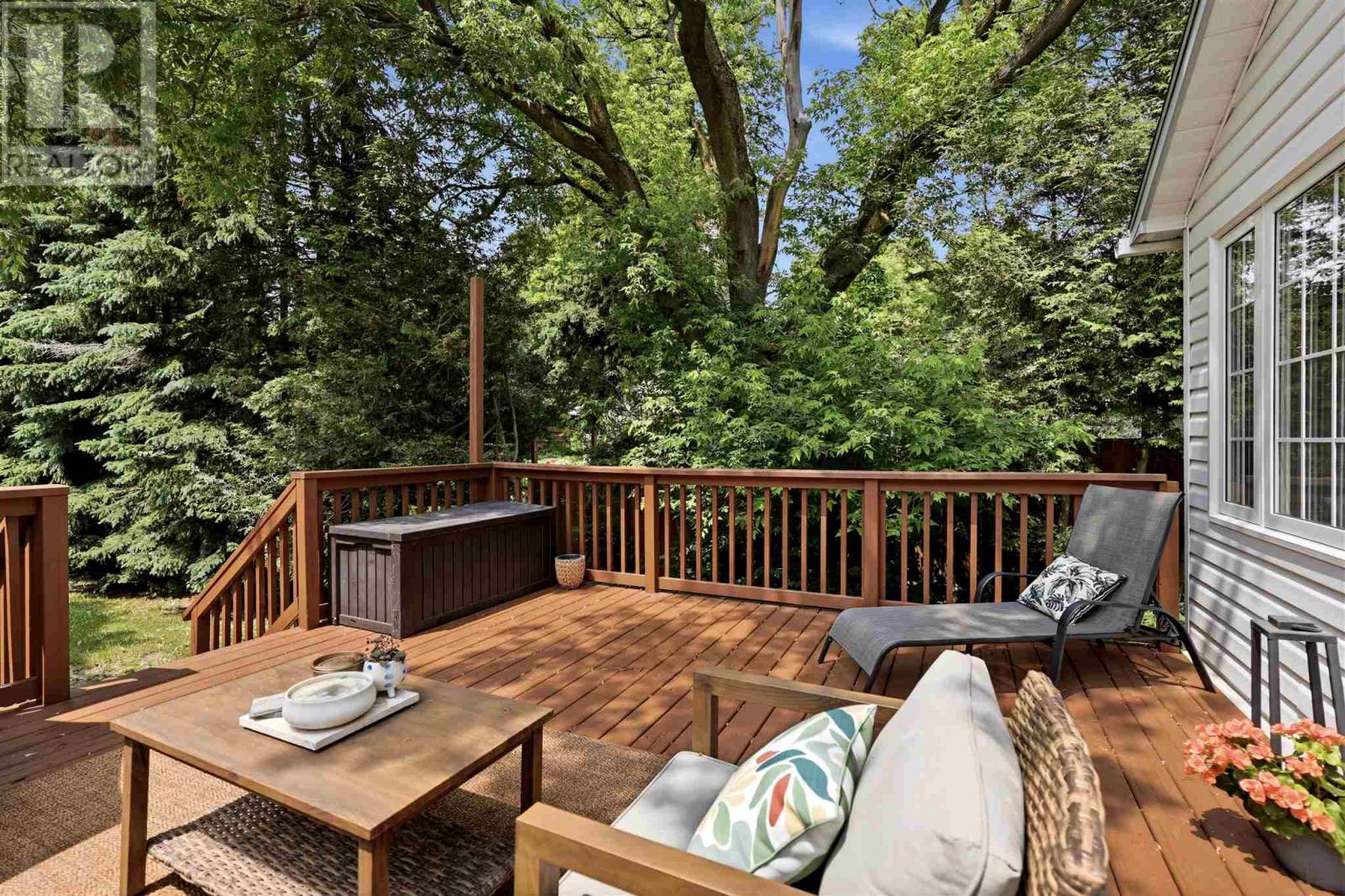 135 Leo AVE - 41