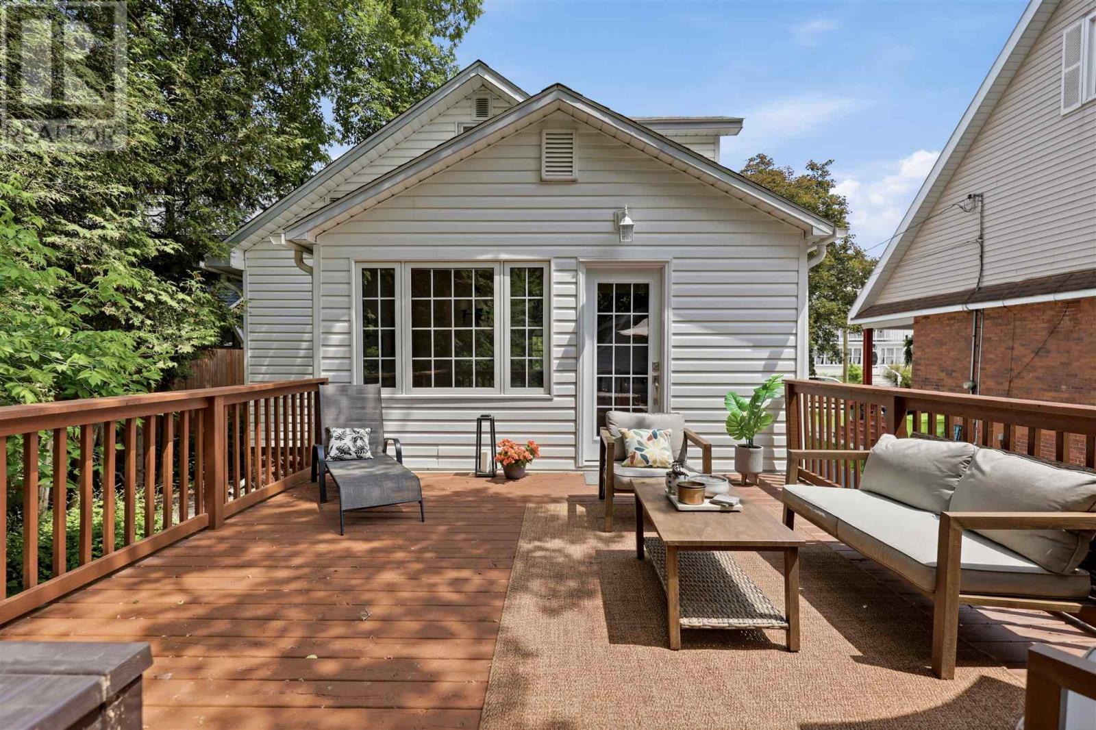 135 Leo AVE - 42