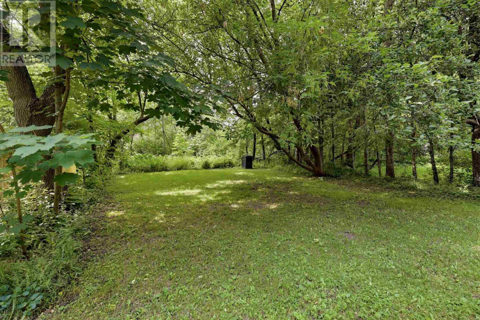 135 Leo AVE - 44
