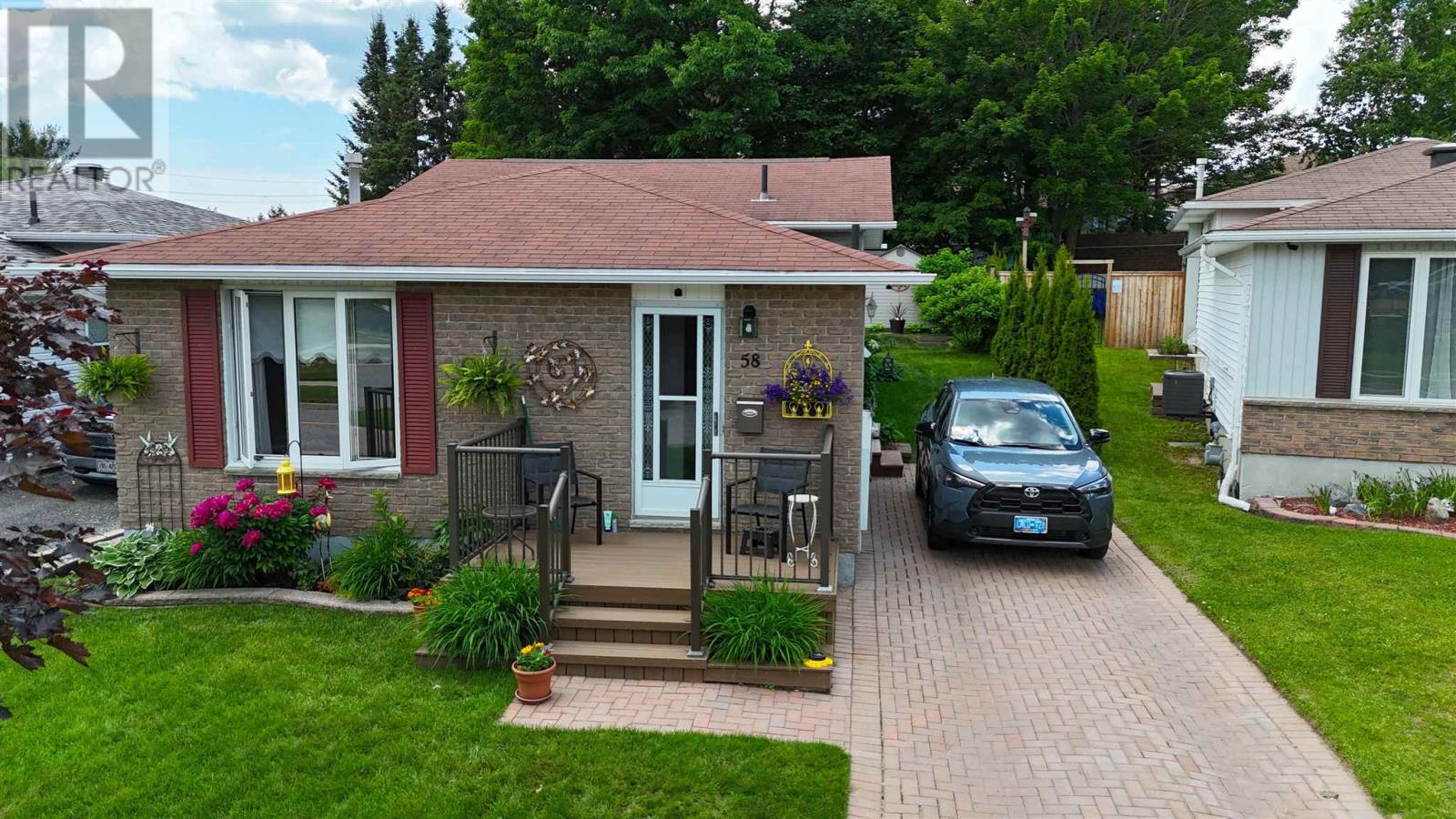 58 Stewart CRES - 1