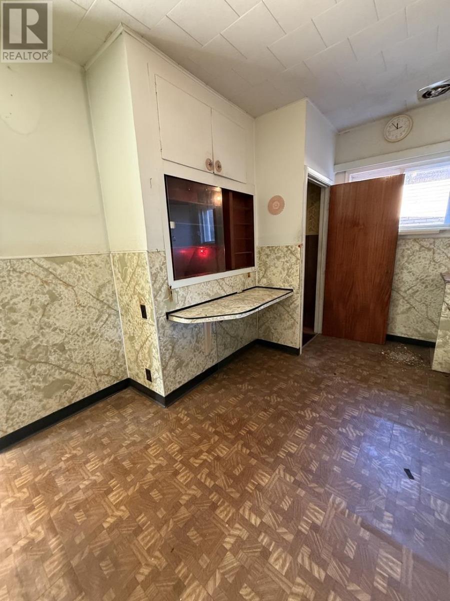 34 Knox AVE - 11