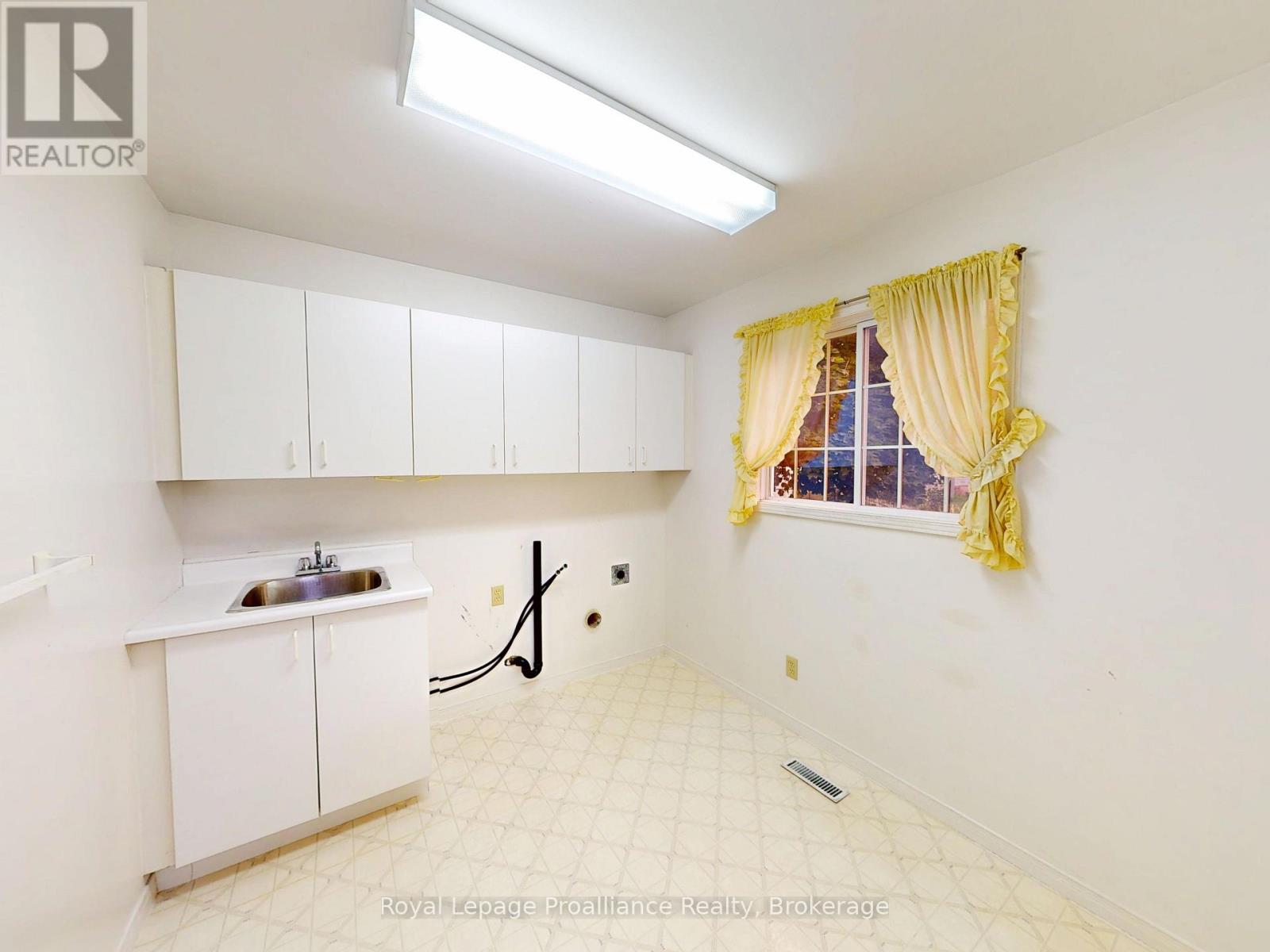 88 WESTWIND CRESCENT - 31