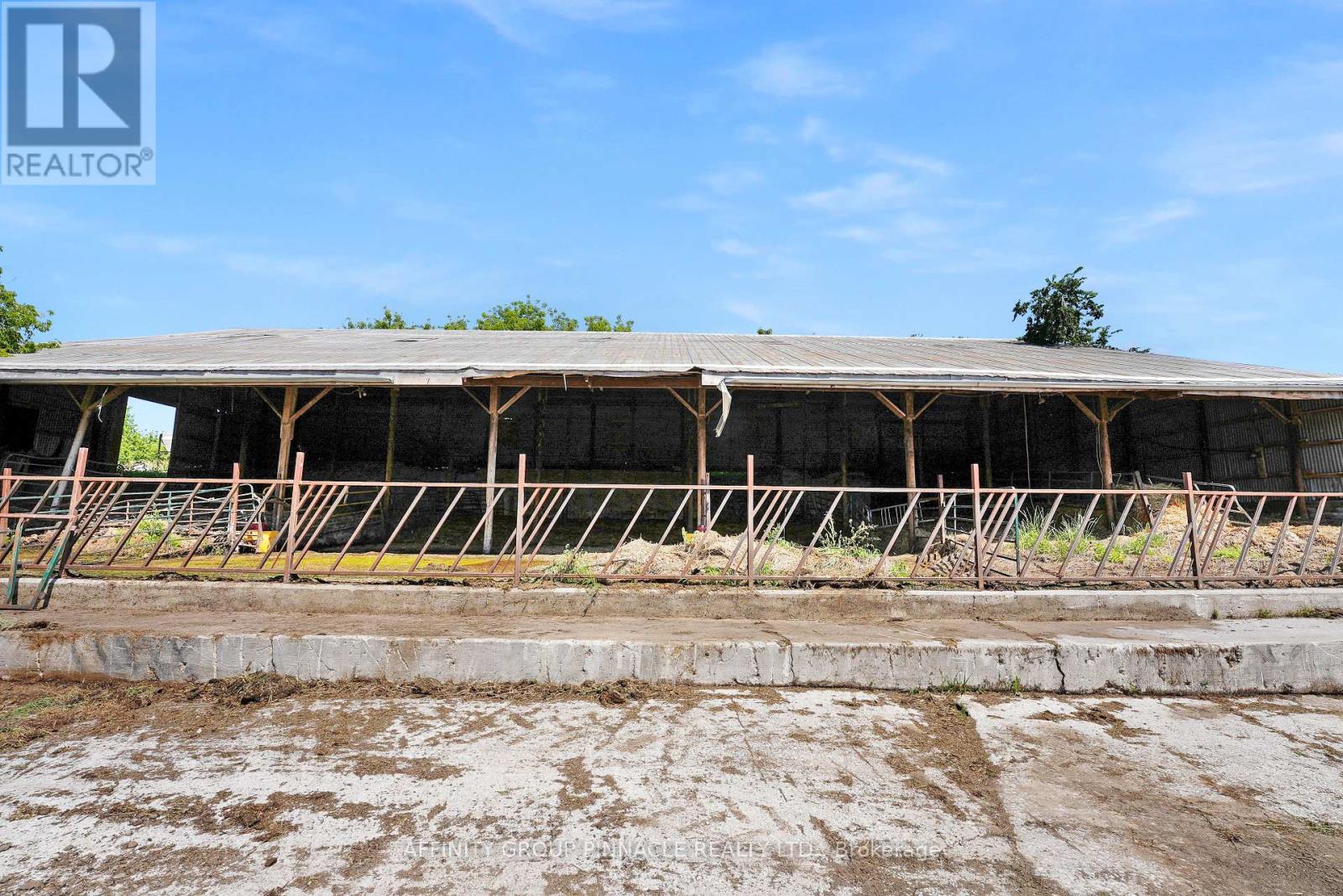 720 Morton Line — photo 23