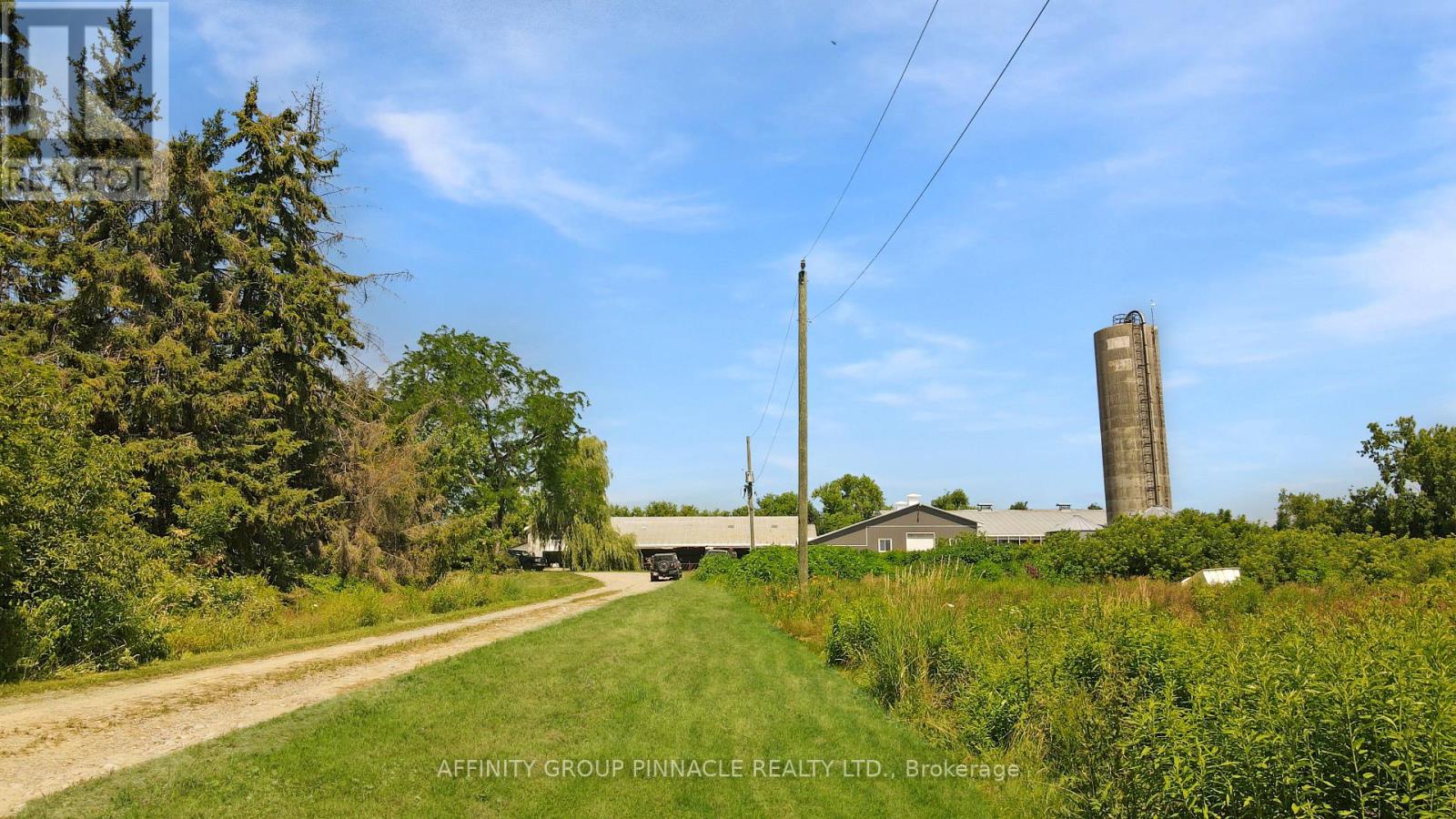 720 Morton Line — photo 33
