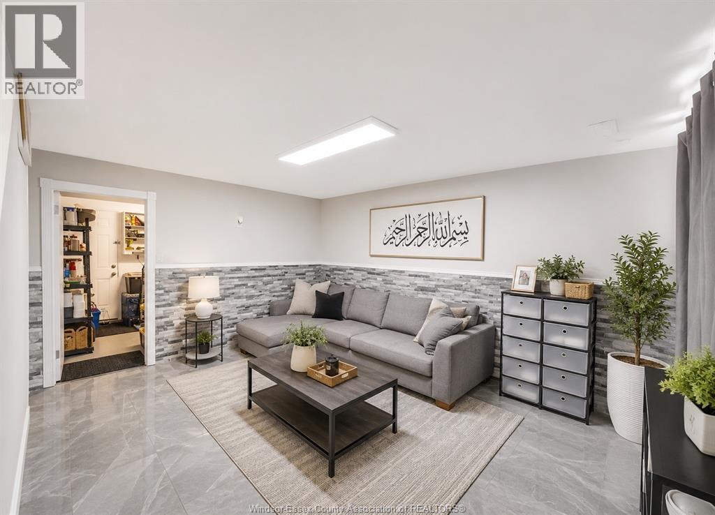 10670 LAMBETH ROAD - 6