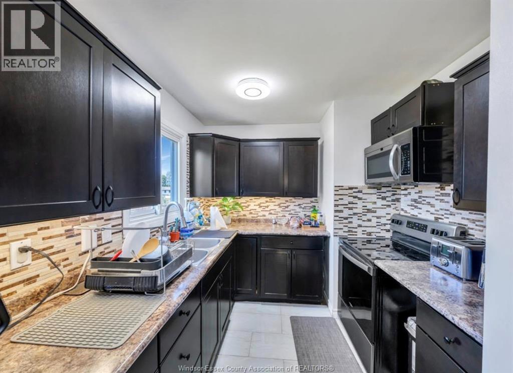 10670 LAMBETH ROAD - 16