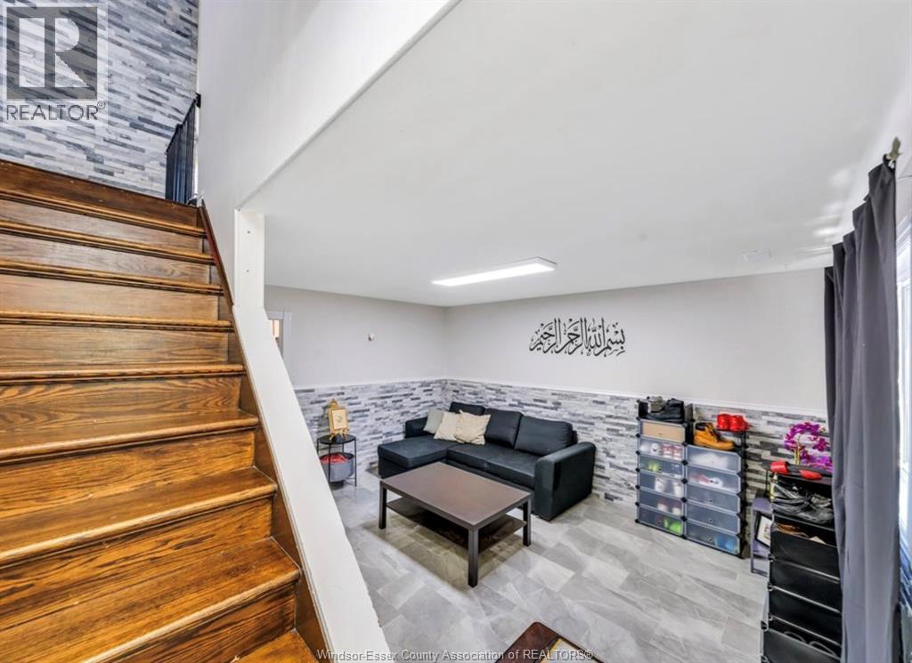 10670 LAMBETH ROAD - 13