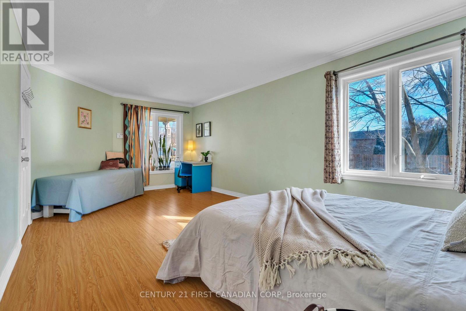 89 MCTAGGART COURT - 18