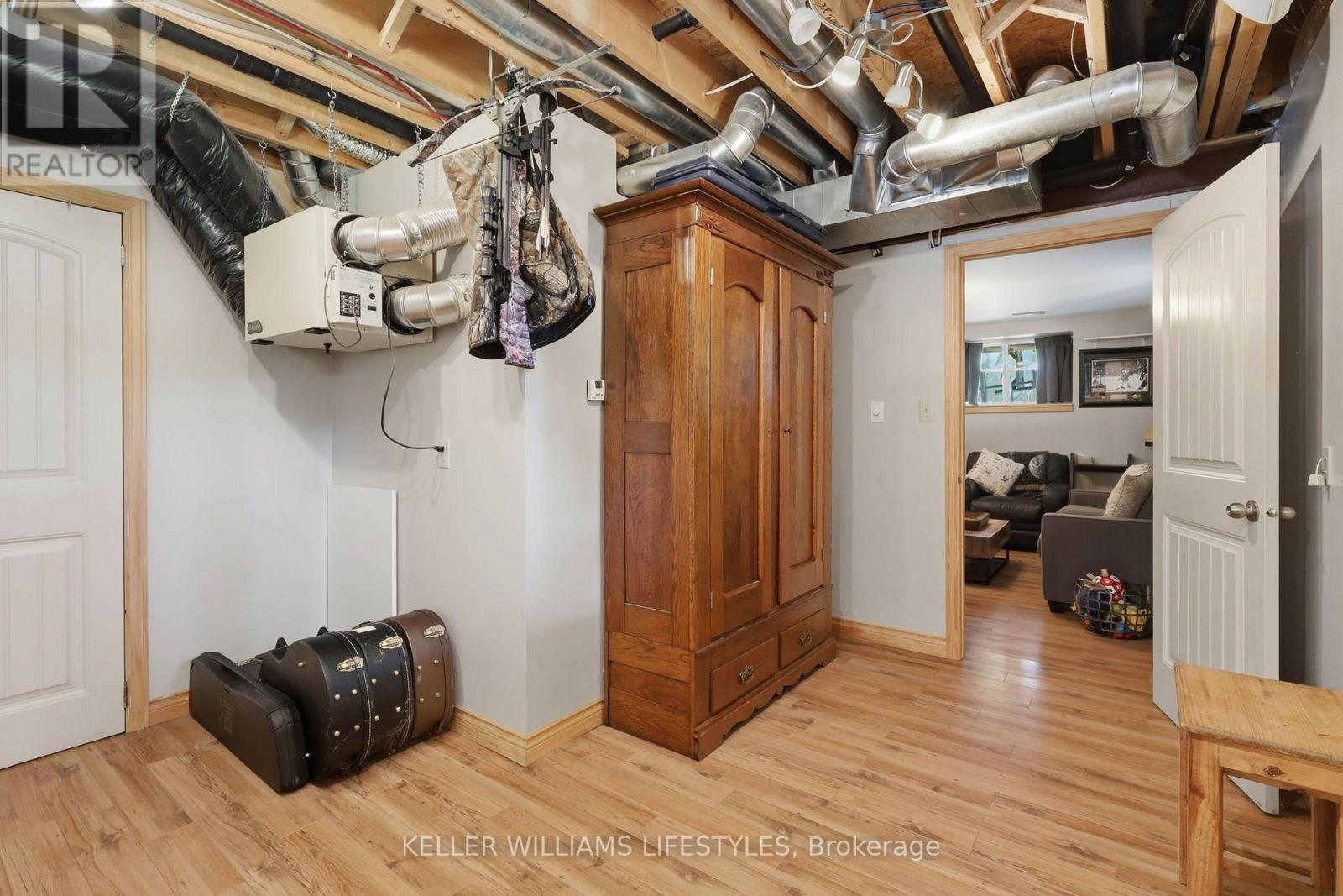 5267 CLIFF ROAD - 35