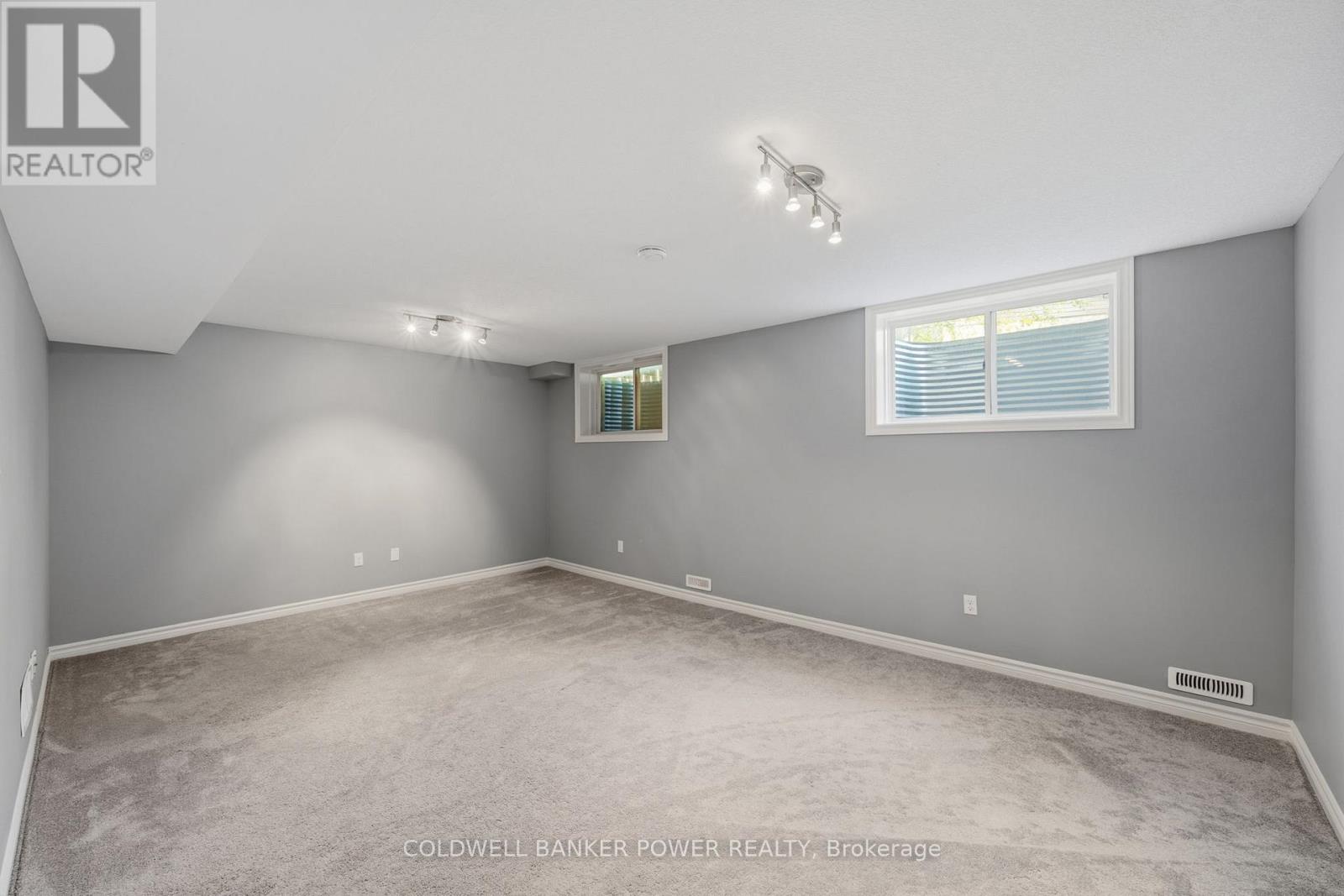 #5 1924 CEDARHOLLOW BOULEVARD - 34