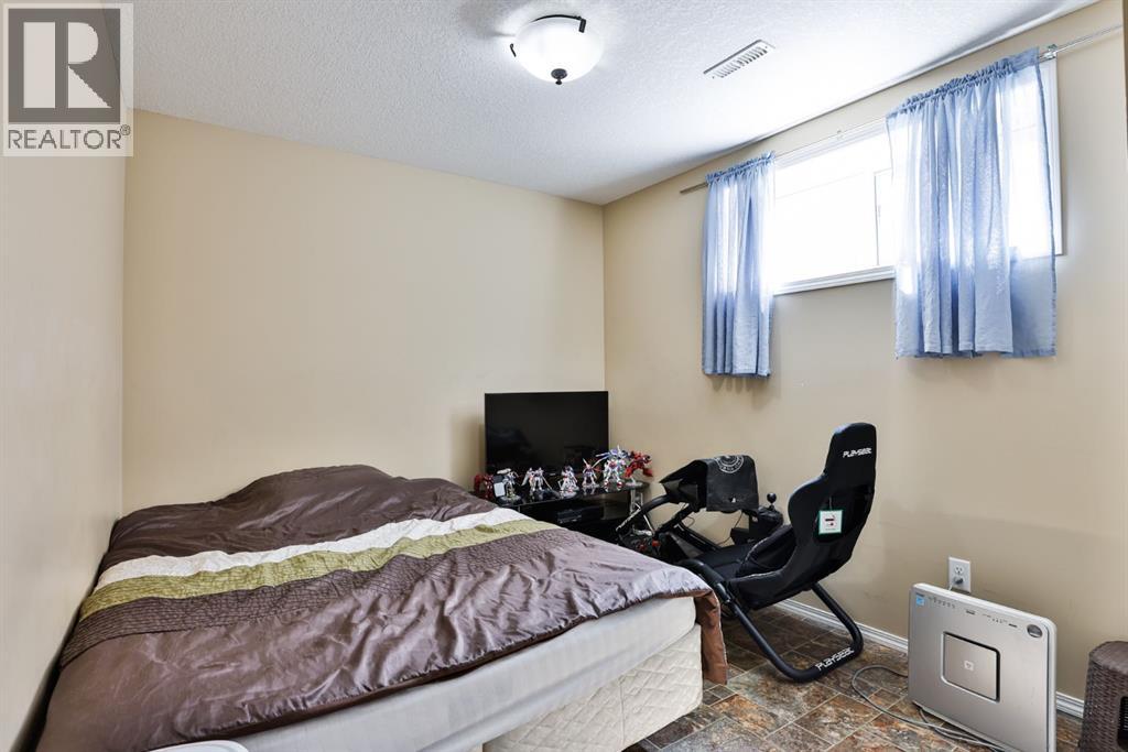 557 Mary Cameron Crescent N - 14