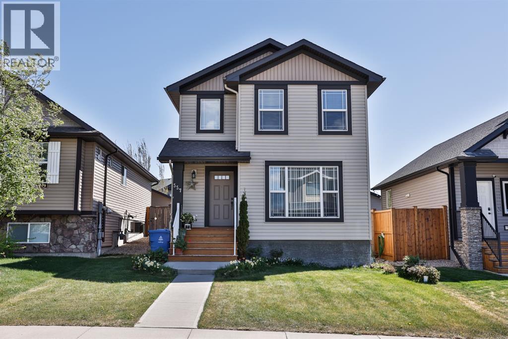 557 Mary Cameron Crescent N - 1