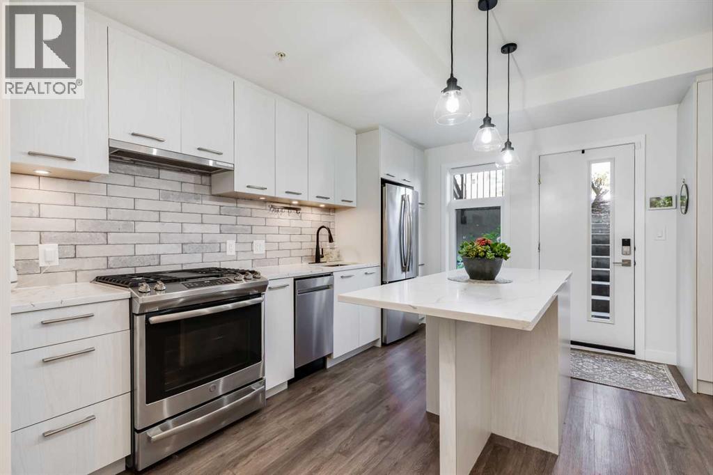 #11 1709 35 Avenue SW - 13
